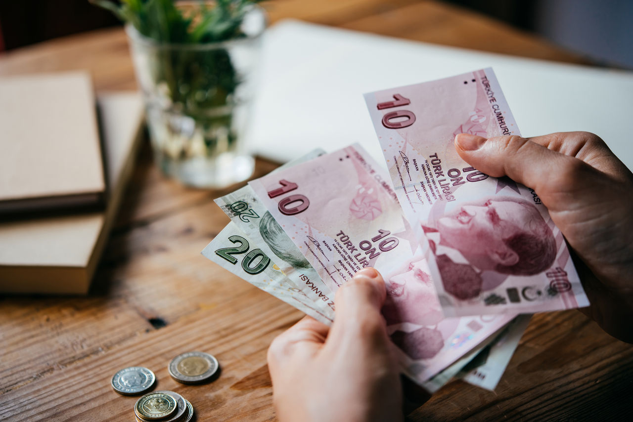 Kadın Giyim Sektöründe Tahmini Aylık Reklam Bütçeleri - Oğuz Sarıkaya